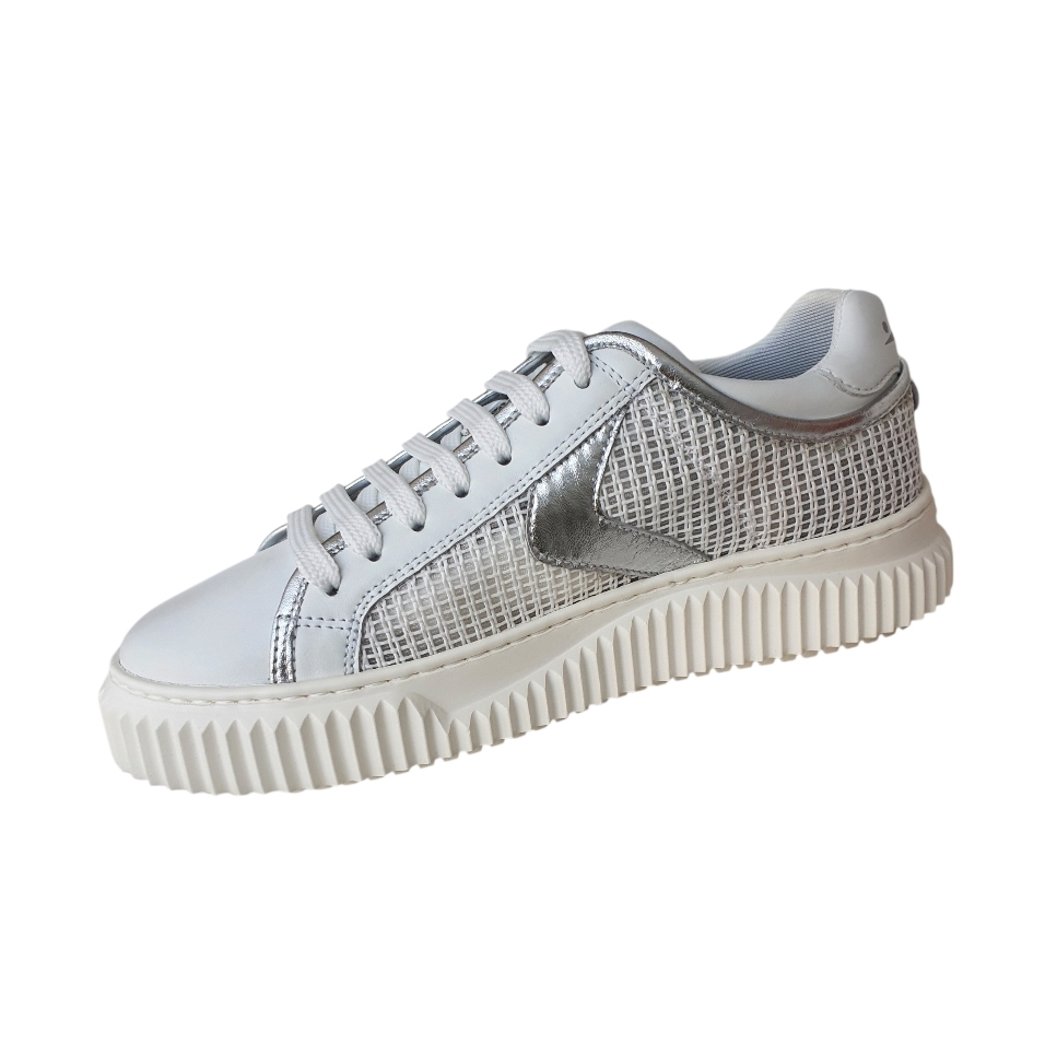 0012017539.02.1N02 Calf-metallic goat White-silver